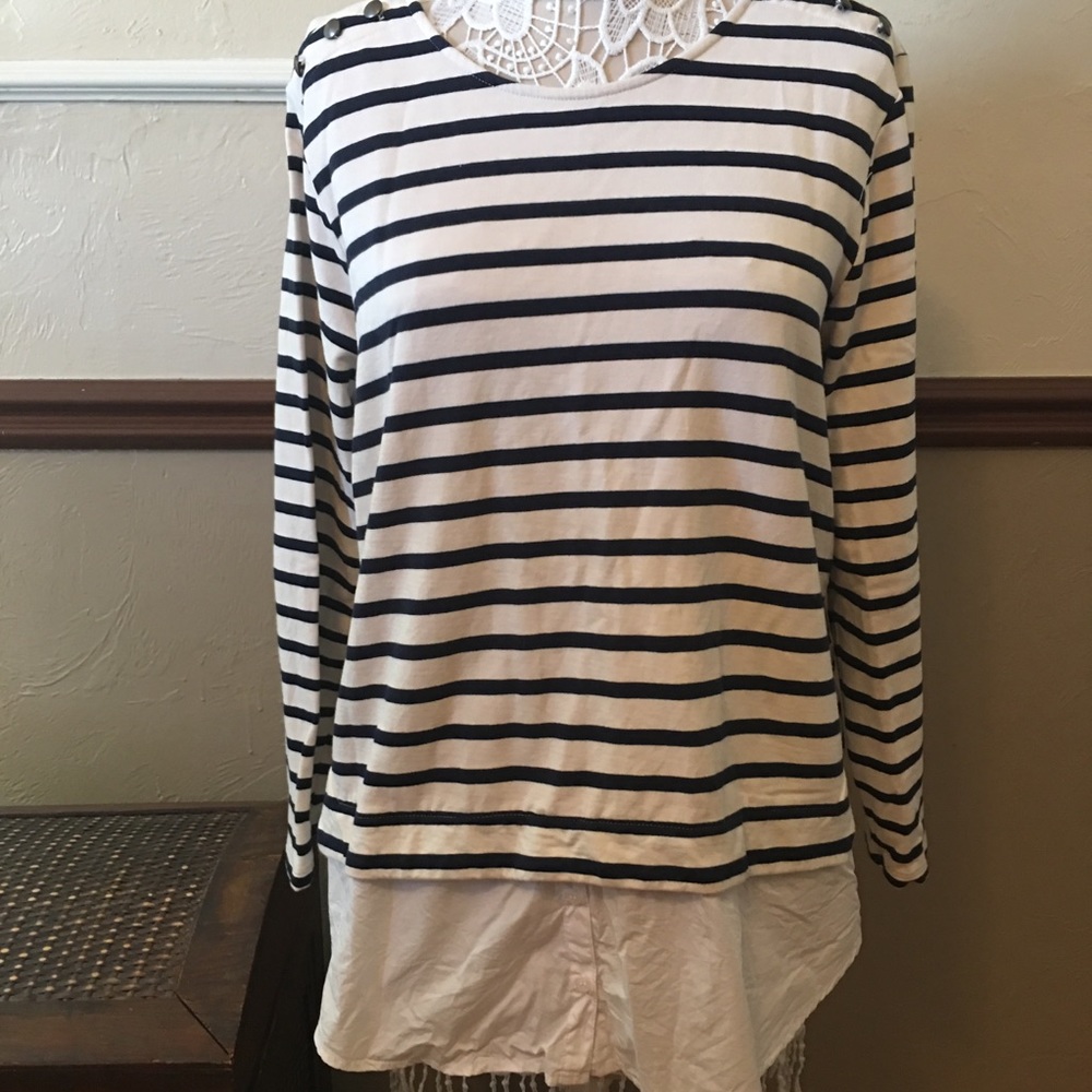 Like New Layered Looking Top (#27)